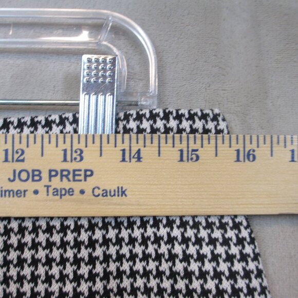 St. John Collection by Marie Gray Houndstooth Pull-On Elastic Waist Pencil 10 - Picture 4 of 6